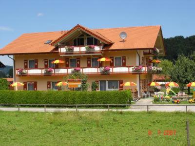 Dangl Gbr, Gaestehaus Sonnenhof - Inkl. Chiemgau Karte Берген Экстерьер фото